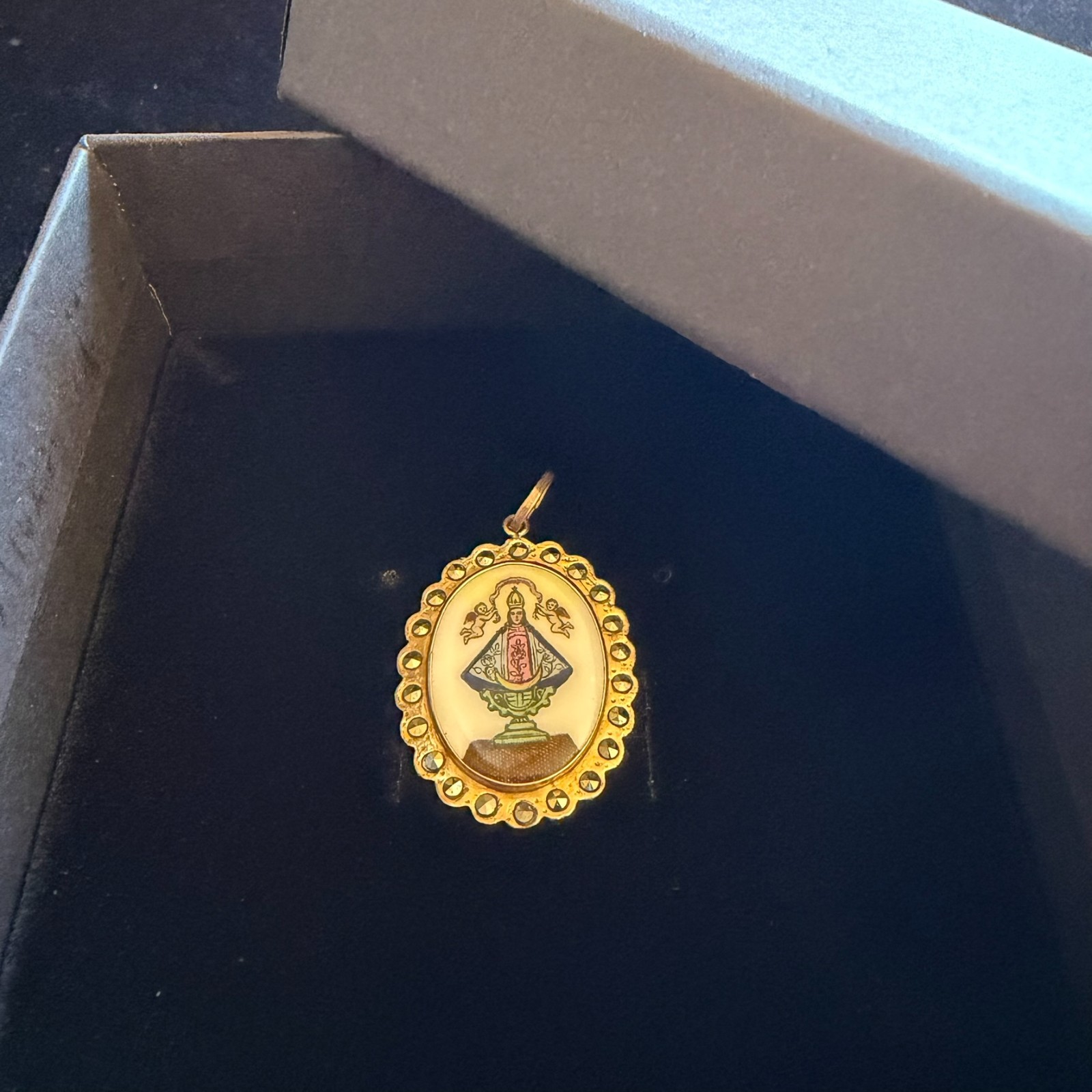 Antique 10k Yellow Gold NS San Juan De Los Lagos Virgin Mary Porcelain Pendant