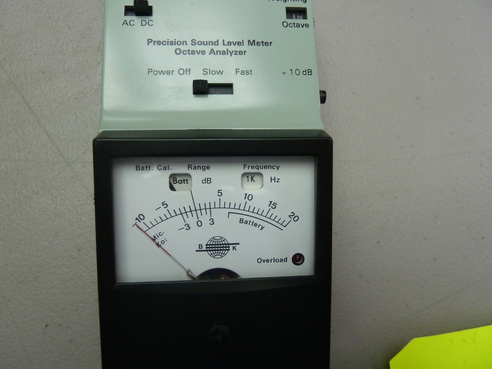 Bruel Kjaer Type 2215 Portable Precision Sound Level Meter Octave Analyzer