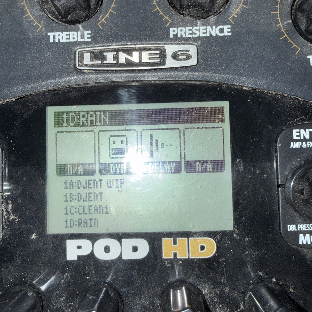 Line 6 POD HD Desktop Guitar Multi-Effect Processor, 22 Amp Models, 100+ Effects