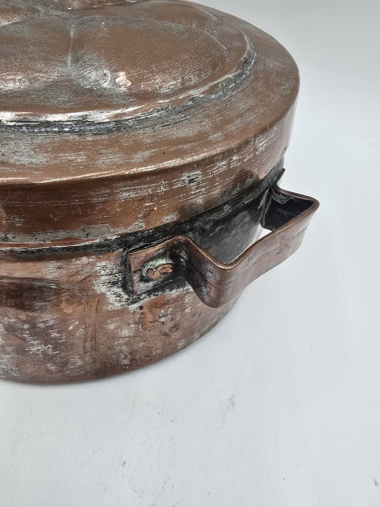 Rustic Hammered Copper Lidded Box Farmhouse 7 3/8” Primitive