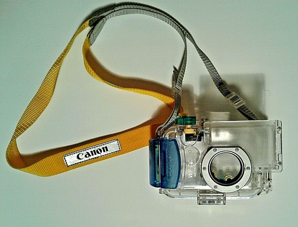 Canon Waterproof Camera Case.   WP-DC800.   Great Condition
