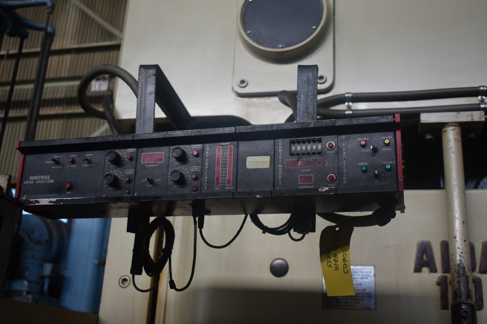 121 TON AIDA "NC2-110(1)" VARIABLE-SPEED DOUBLE-CRANK GAP-FRAME PRESS - #30603
