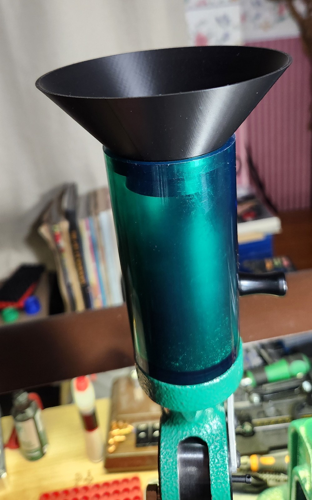 Reloading powder funnel with bullet separator for 1# bottles and Uniflow III