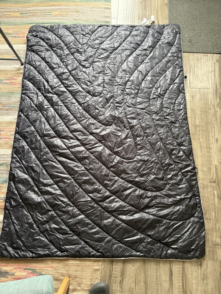 Rumpl Puffy Blanket 52”x75”
