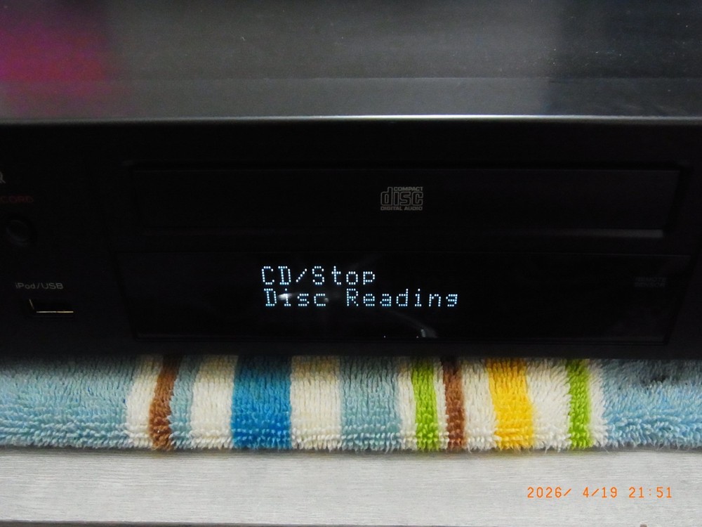 TEAC CD-P650 CD Player with USB Digital Interface Recording/Playback