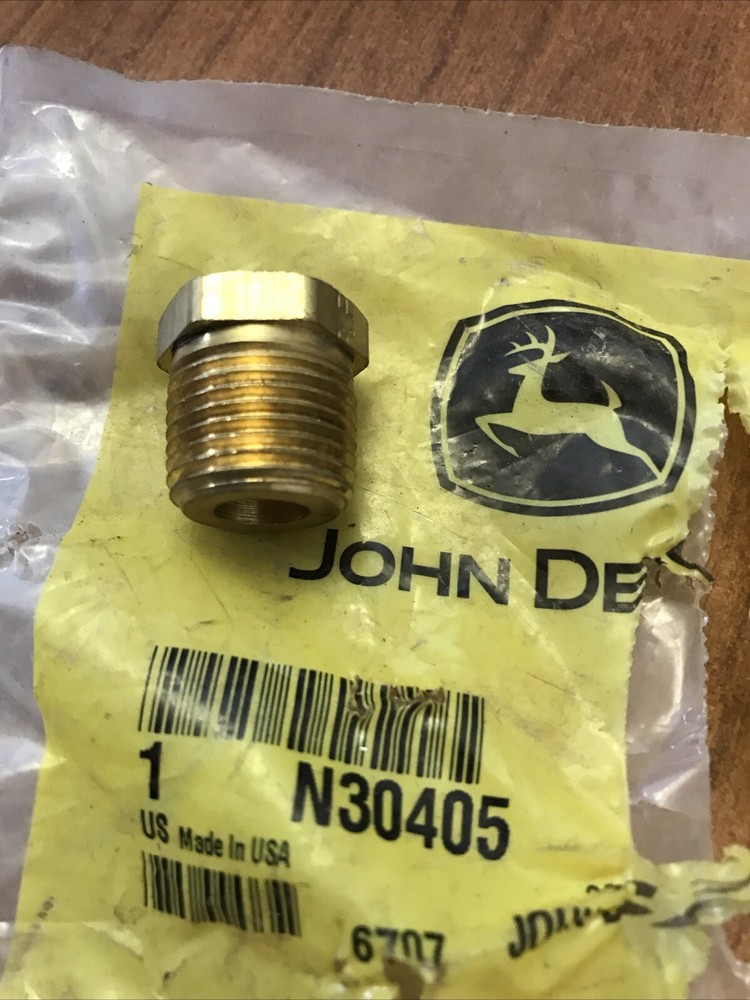 John Deere Adapter Fitting - N30405