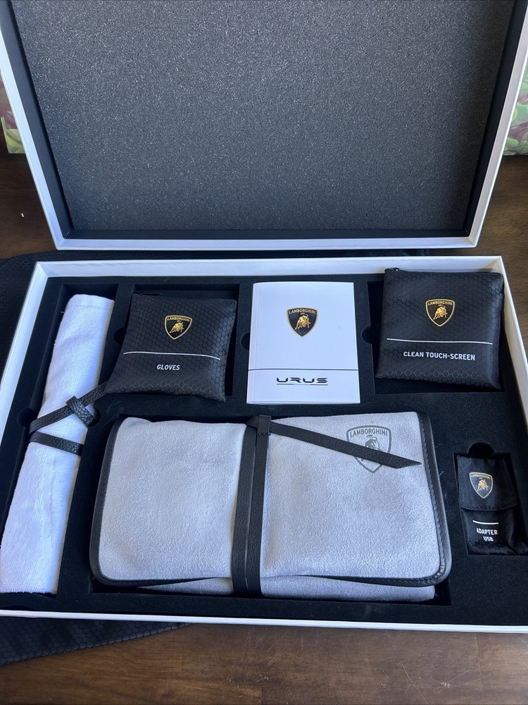 Lamborghini Urus Car Cleaning Kit - Missing Usb