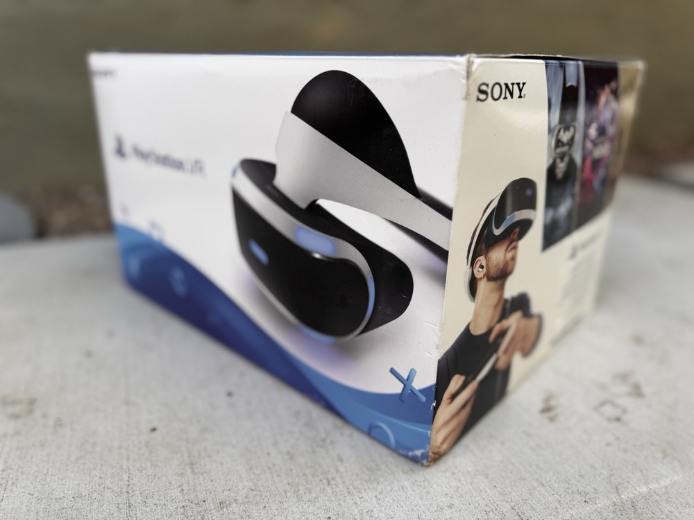 PSVR Gen 1 Bundle-Barely Used-Camera/Move Controllers/Aim Controller/AAA Games