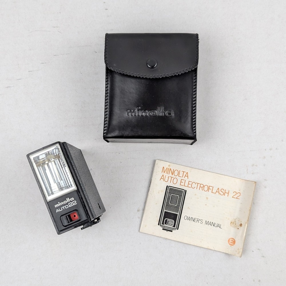 Minolta Auto Electroflash 22 Flash w Case Manual Untested Vintage Camera