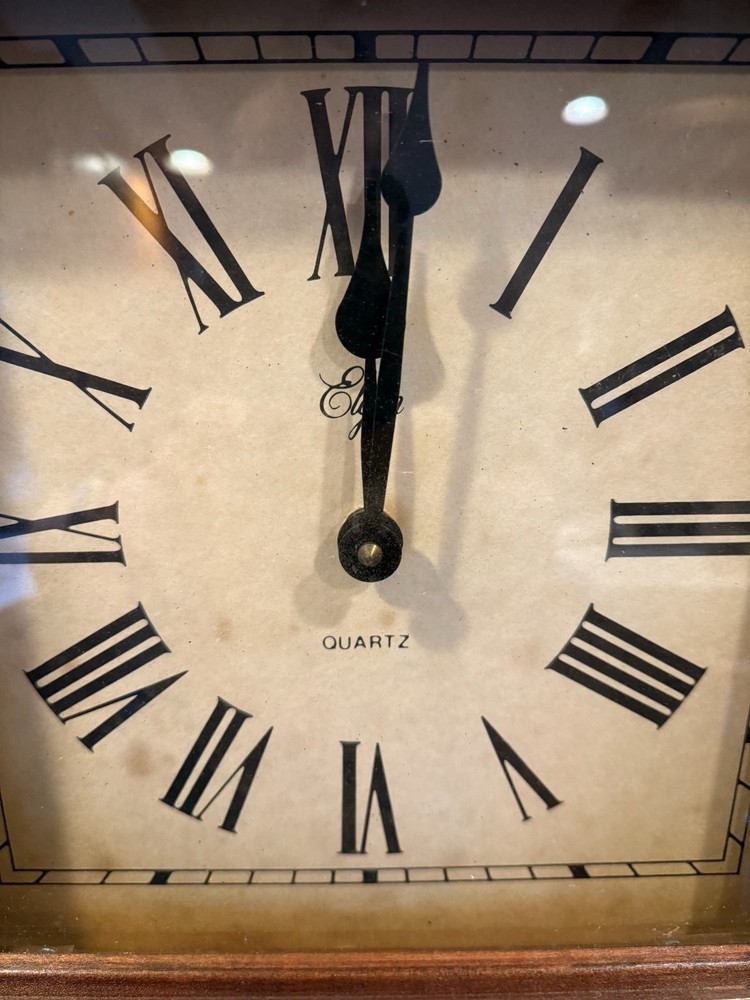 VTG 1970’s Elgin Quartz Wall Clock • Solid Wood Frame 17" X 3"D DOESN'T WORK