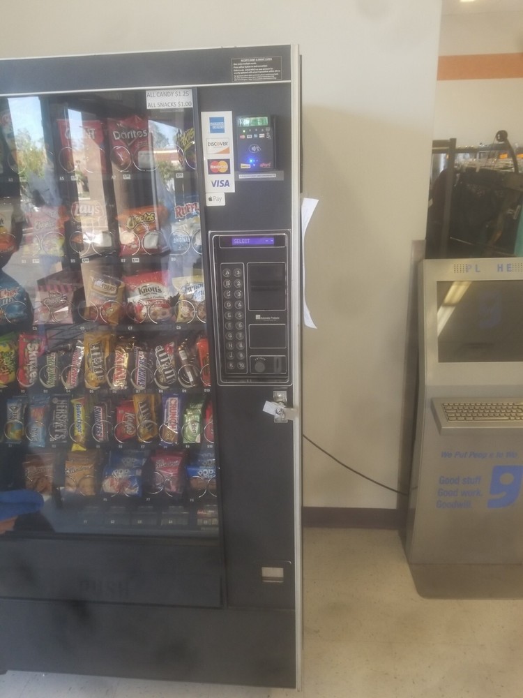 Automatic Products AP113 Snack Vending Machine