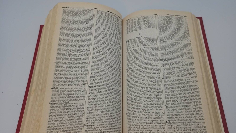 Pears Cyclopeedia 1985-1986