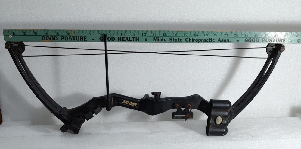 Bear Compound Bow 27" Compact