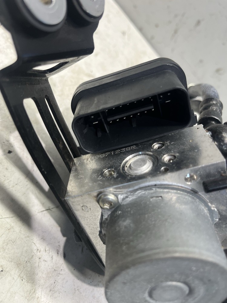 Yamaha MT-125 ABS 2020 3400 miles ABS pump control module ADVICS