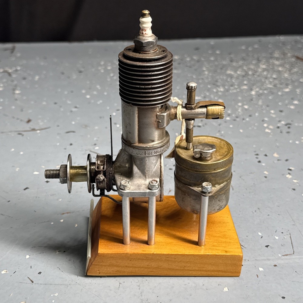 1938 Brown Jr. "D" 0.601 RC Airplane Engine