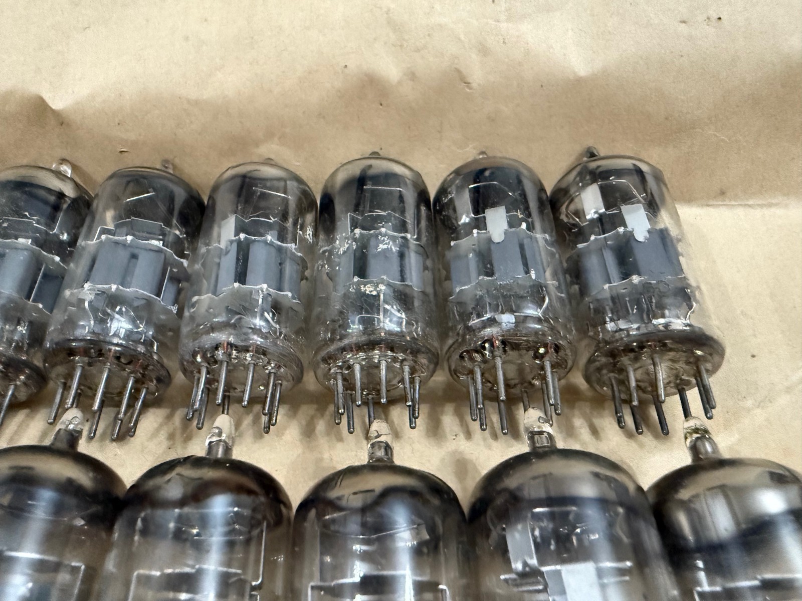 Amperex ECC88/6DJ8/6922 bugle boy D-Getter early version vintage tube