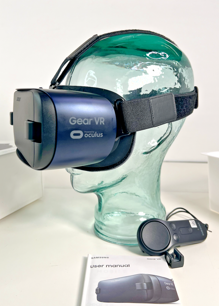 Samsung Gear VR Oculus Headset SM-R323