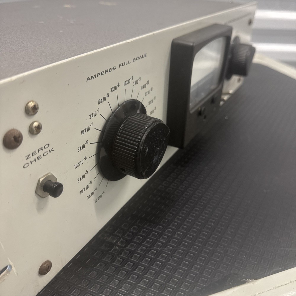 Keithley Instruments Model 410 Full Scale Micro-Microammeter Tested and Working.