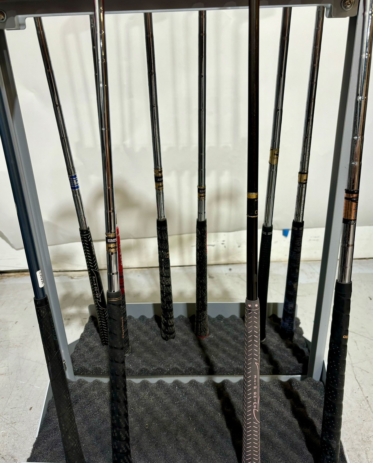 Wholesale Lot of 40 Golf Clubs - Assorted Irons