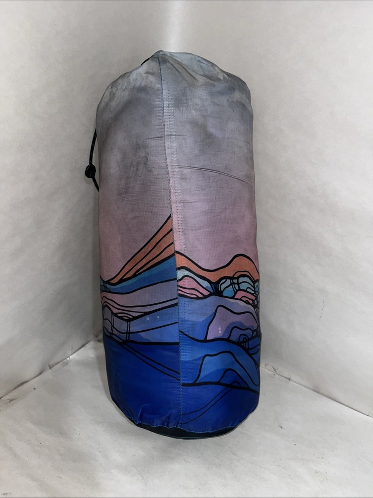 Rumpl Original Puffy Blanket Skyline Divide Brooklyn Bell With Defects