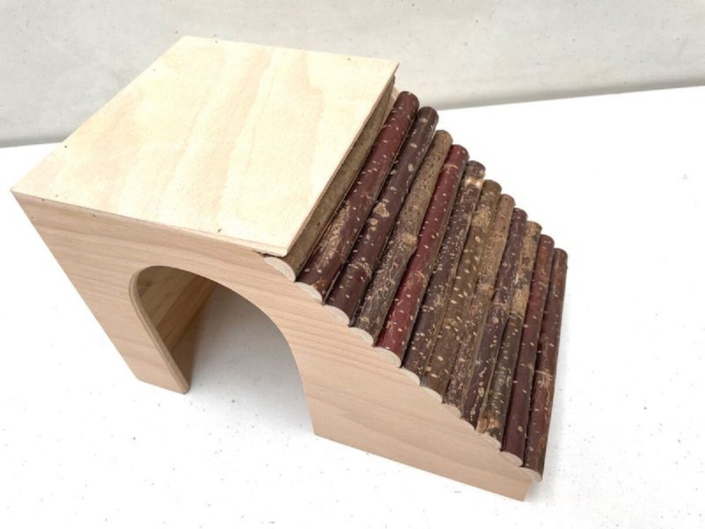 Indian Pig House 33cm