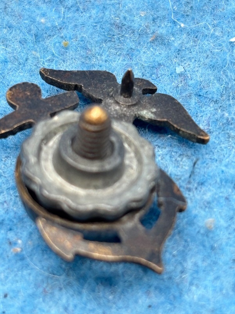US Marines cap badge for side cap