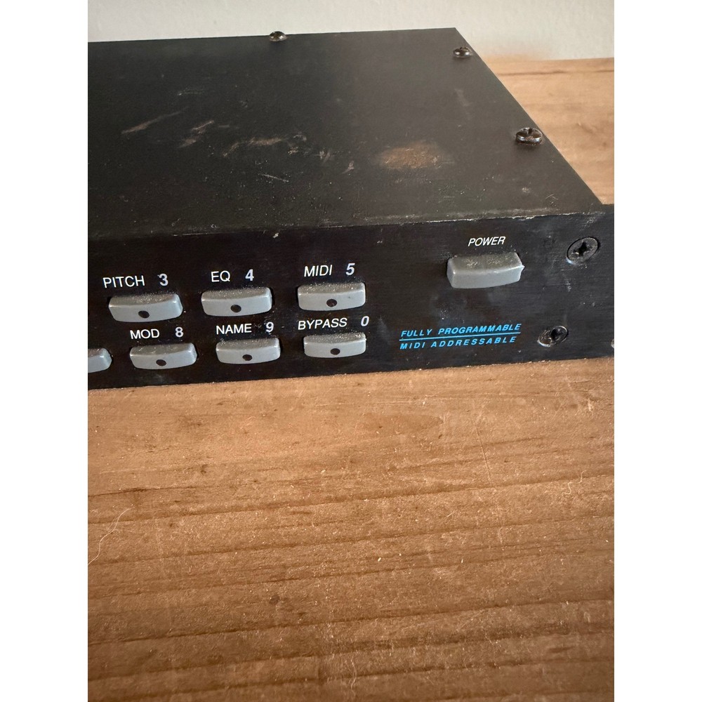 Alesis Quadraverb 20K Bandwidth Simultaneous Digital Effects Processor Rack