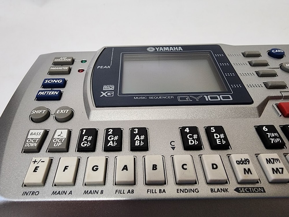 YAMAHA QY100 Sampler Sequencer Sound Module Rhythm Machine