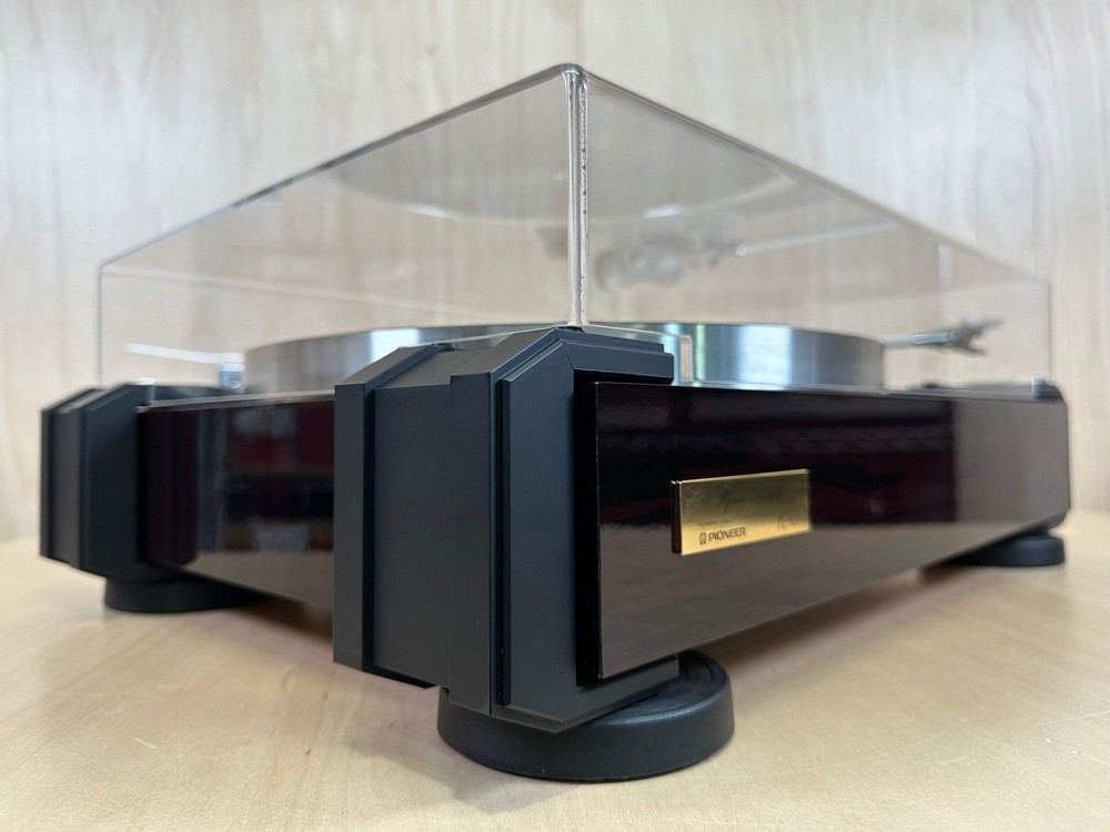 Pioneer Reference Turntable PL-90