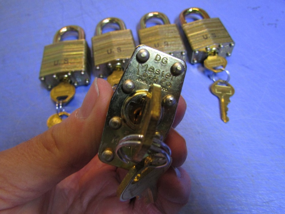 5– Master Lock DG Padlock, US Keyed Different Hardened, Key retained when opened
