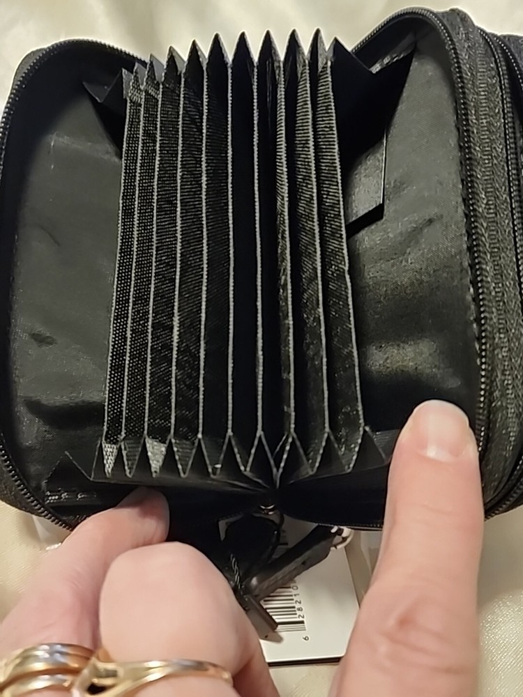 Julia Buxton RFID Wizard Wallet Black
