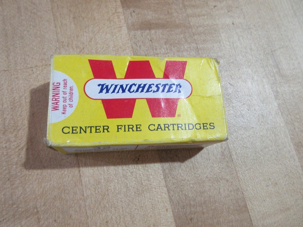 Winchester Empty 32 Automatic box (w14)