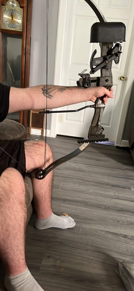 hoyt compound bow right hand Used