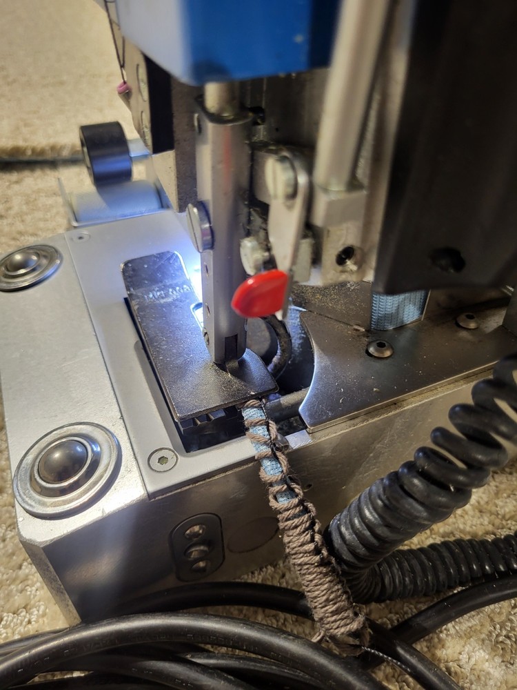 Bond Alpha Mini- 2000 Portable Serger Carpet Binder