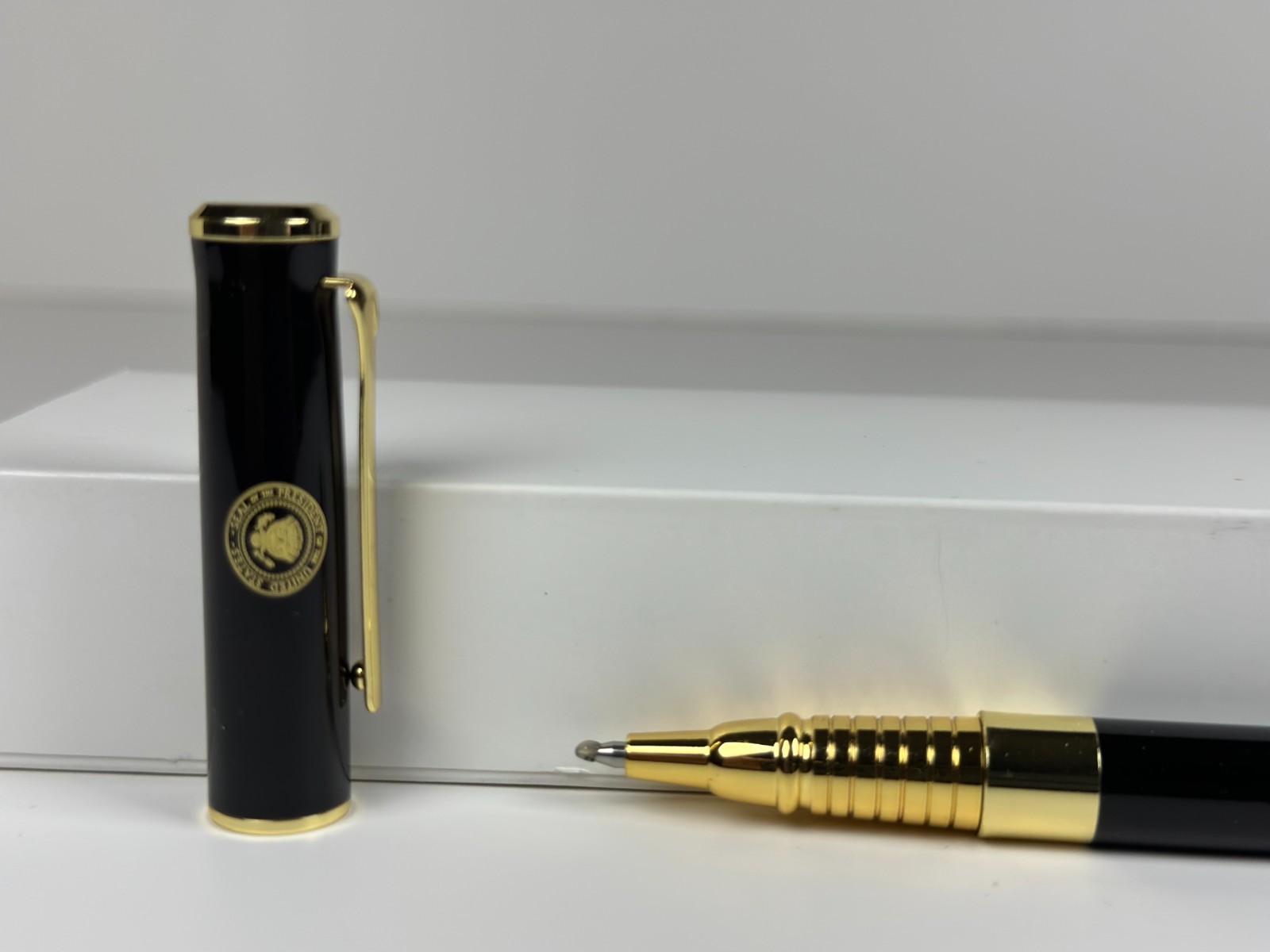 Presidential White House VVIP Portfolio & Presidential Pen Set