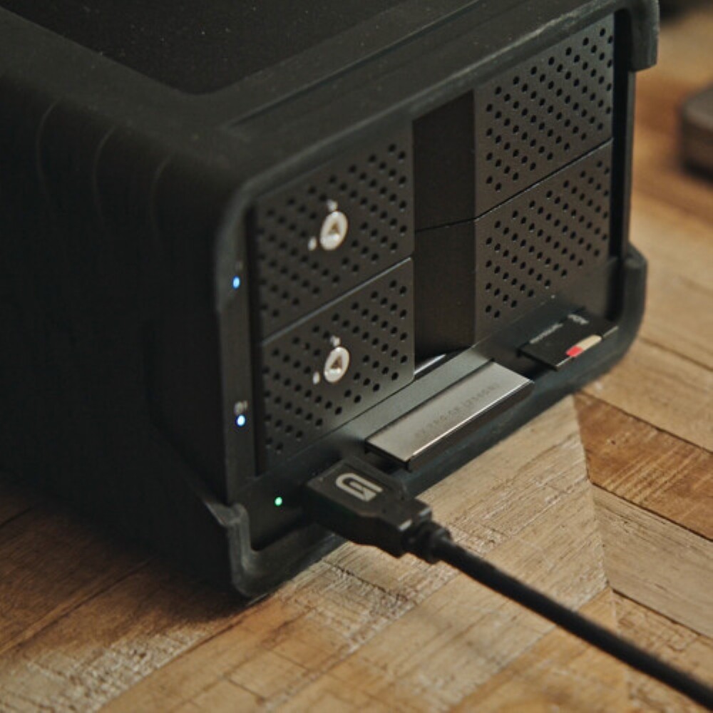 Glyph 8TB Blackbox PRO RAID 2-Bay RAID Array with Card Reader & USB Hub