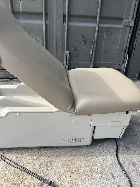 Midmark 222 Elevation only - Examination table