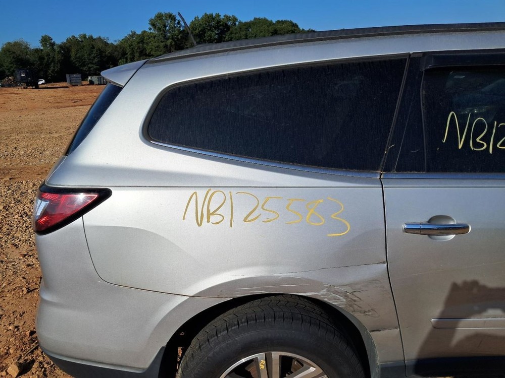 TRAVERSE 2016 Glove Box 4785751