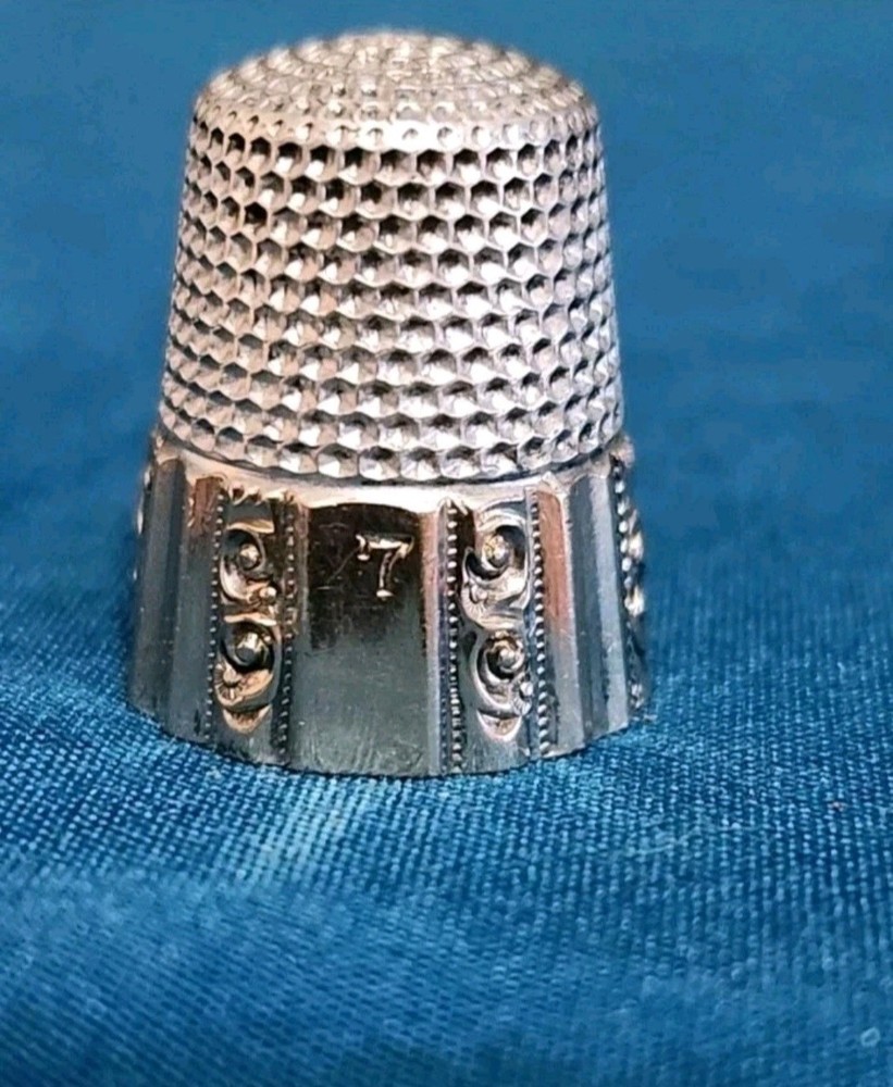Vintage SCROLL PANEL BAND THIMBLE - KETCHAM & McDOUGALL (SIZE 7)Sterling Silver