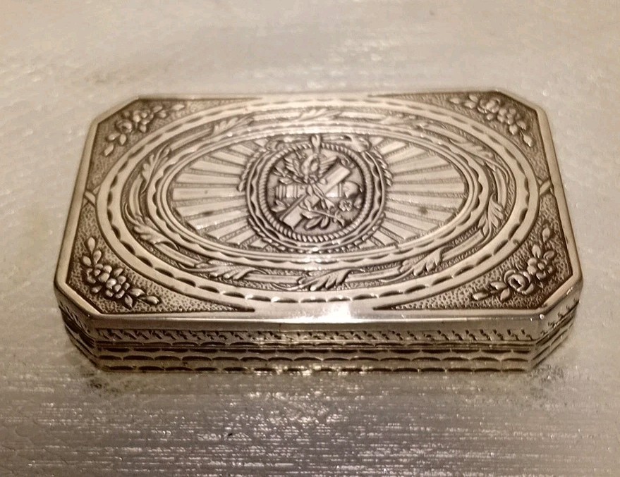Solid Silver Snuff Box, German 1890, Louis XV Style.