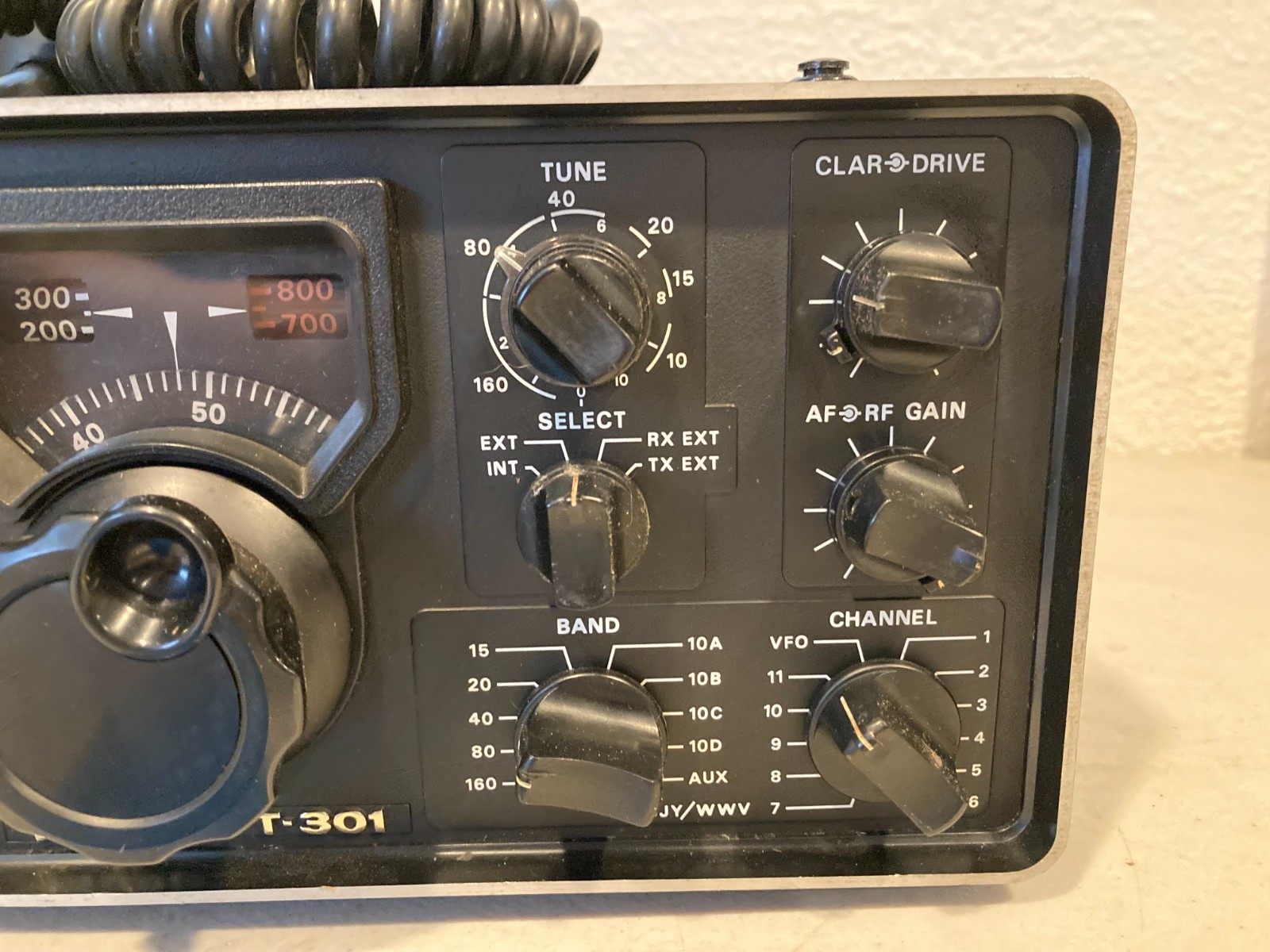 Yaesu FT-301 HF Amateur Radio Transceiver Solid-State W/ FV-301 VFO