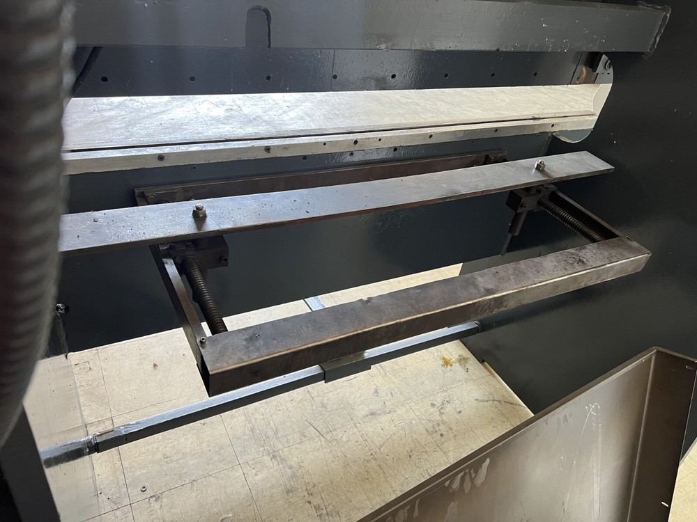 30 TON CHICAGO PRESS BRAKE