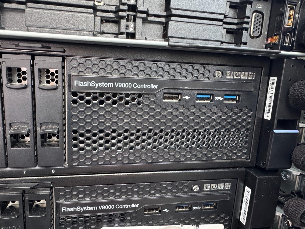 IBM FlashSystem V9000 Storage Enclosure 9848-AE3