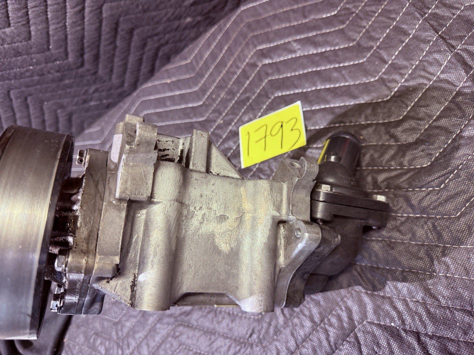 USDM OEM 04-08 Acura TSX Water Pump Housing Passage Pulley K24A2 19200-RAA-A01