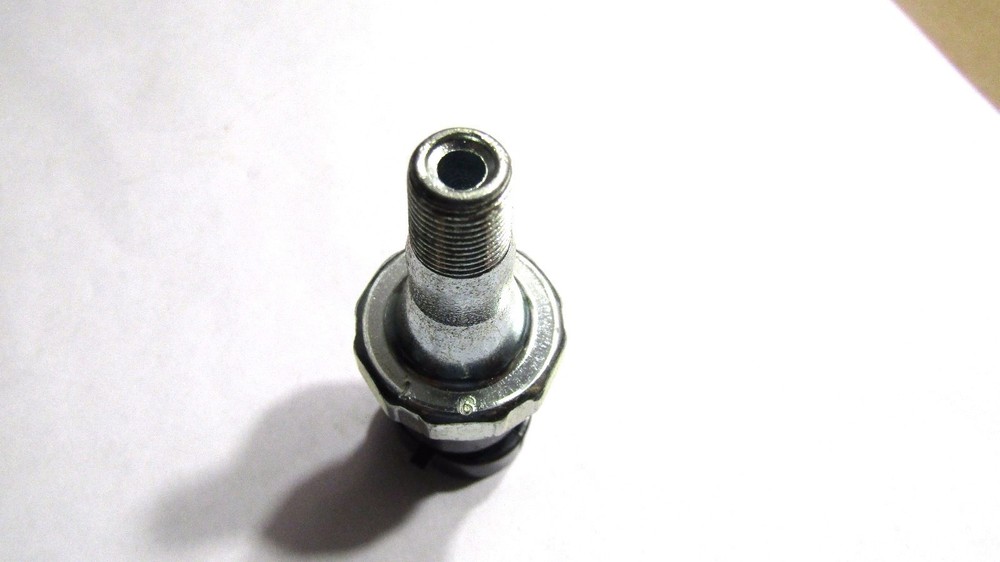 Engine Oil Pressure Sender Switch Standard PS-208