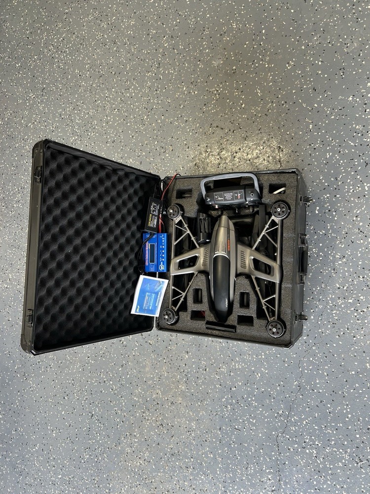 Yuneec Typhoon Q500 4K Quadcopter Drone Kit, Camera, LED Lights, Controller