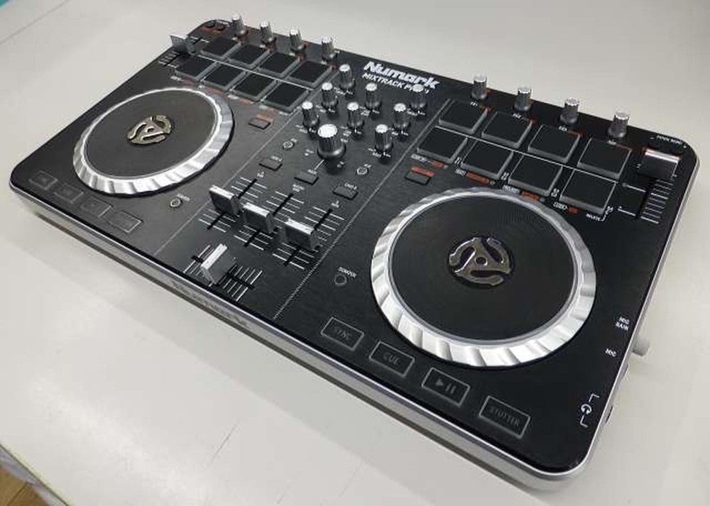 NUMARK Mixtrack Pro 2-Channel DJ Controller Serato Built-In Audio Interface-JPAN
