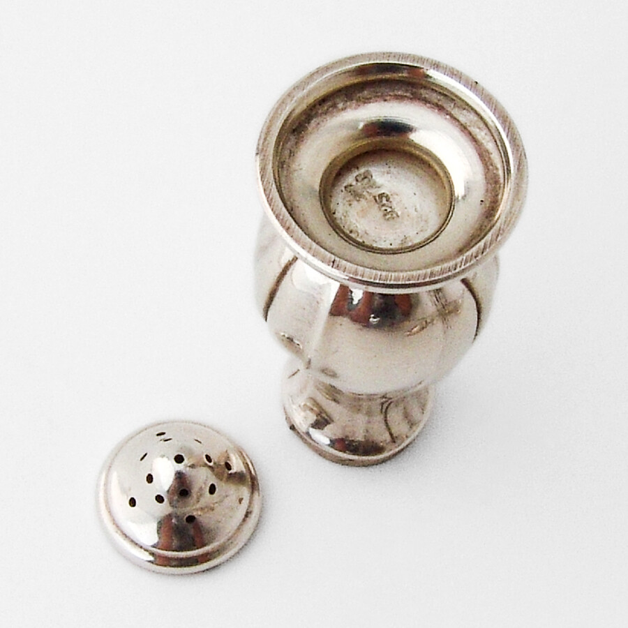 6 Salt Shakers Set Fluted Designs 835 Silver