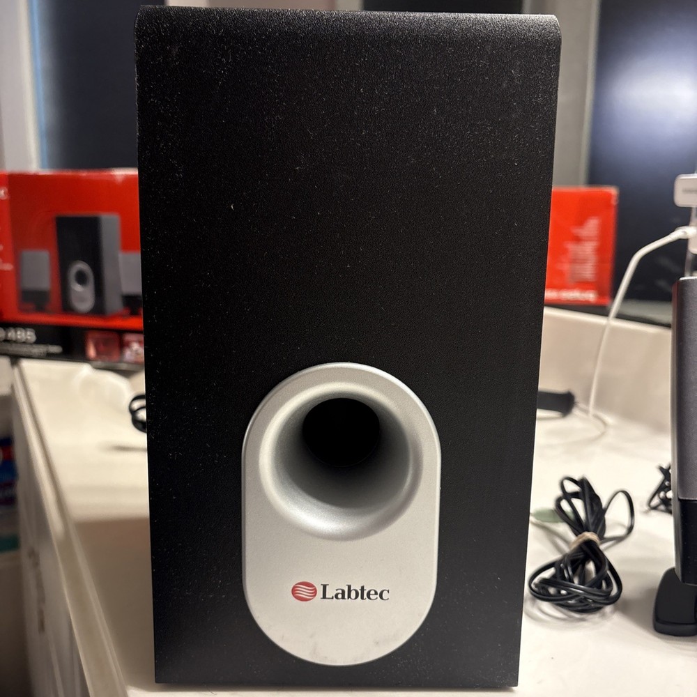 Labtec 3-PieceFlat Panel Multimedia Speaker System TESTED - Works GREAT!