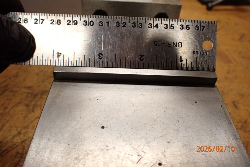 LOT M11: KURT D40 MILLING MILL MACHINE VISE